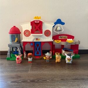 Little people farmhouse set